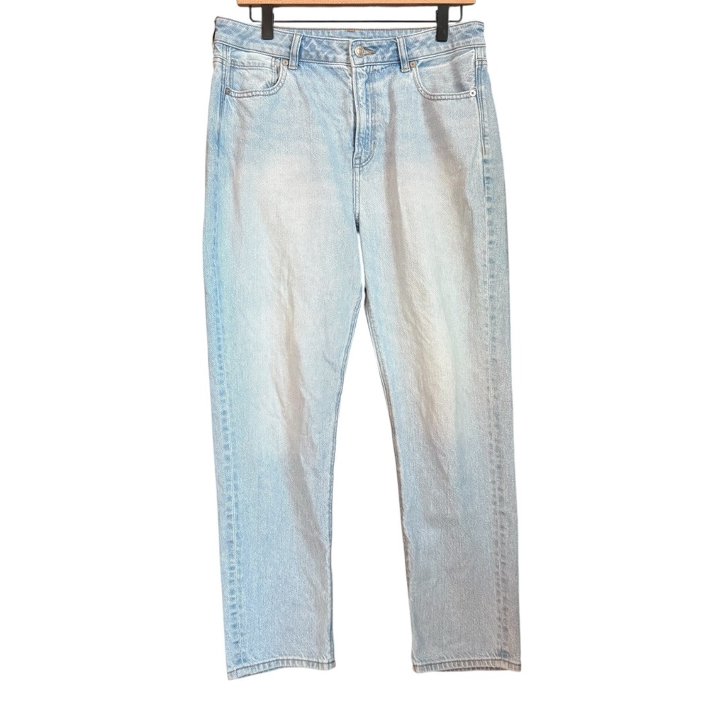 American Eagle Outfitters High Rise Light Wash Blue Jeans